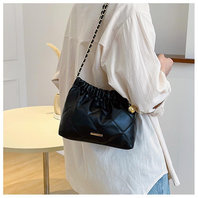 Elevé Luxe Black Crossbody Bag