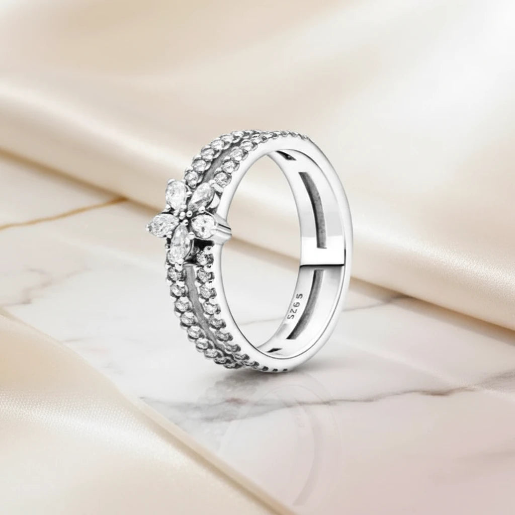 Elevé Luxe Elegant Heart Ring